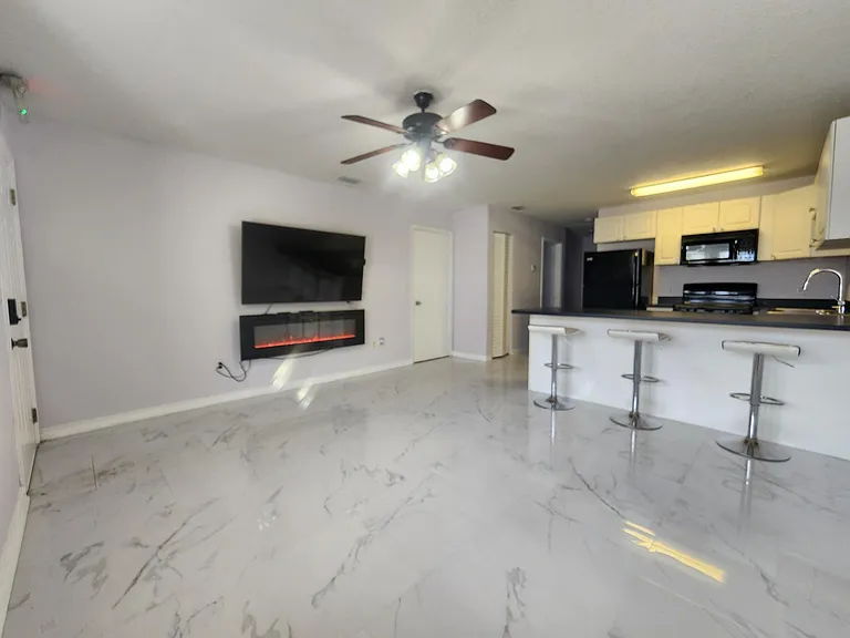 251 Circle Dr #A — Photo 3