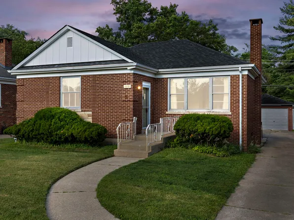 2251 Belleview Ave, Westchester, IL 60154