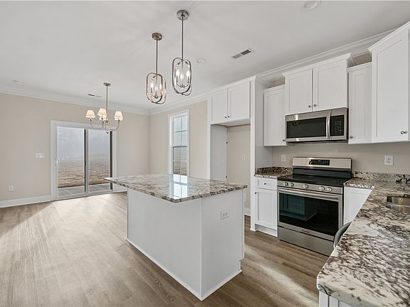 3rd image of 112 Oak Grove Rd