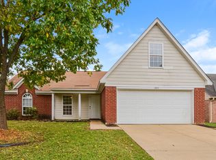 1813 Cherry Creek Dr, Southaven, MS 38671