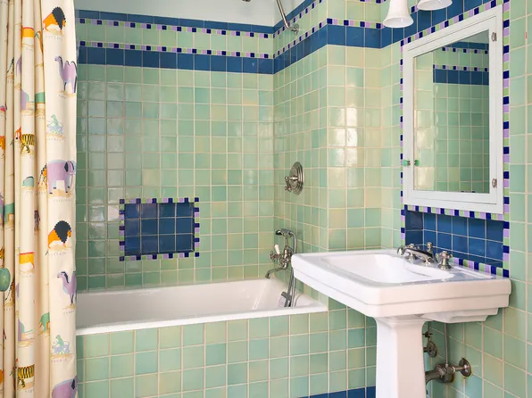 740 Park Avenue image 19 of 23