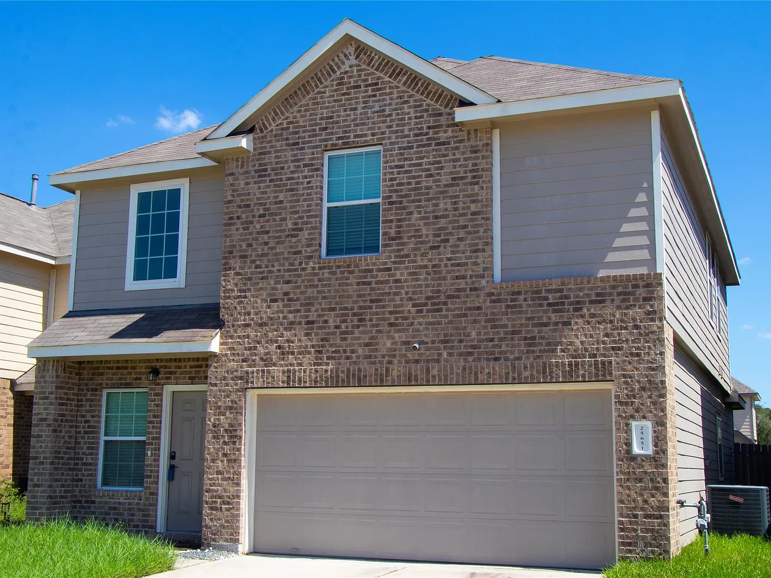 4 bed, 2.5 bath, 2071 sqft, $2,400 — Photo 1
