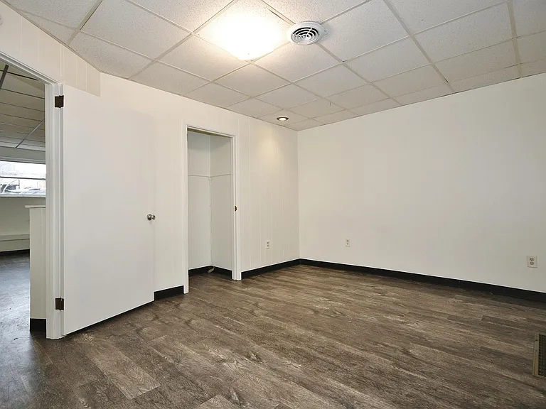 2040 Brownsville Rd #A — Photo 14