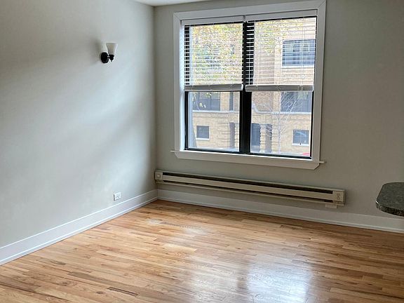 5th image of 507 W Wellington Ave