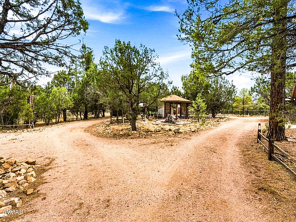 5th image of 3071 Ponderosa Rd