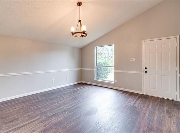 4th image of 5916 Santa Fe Dr