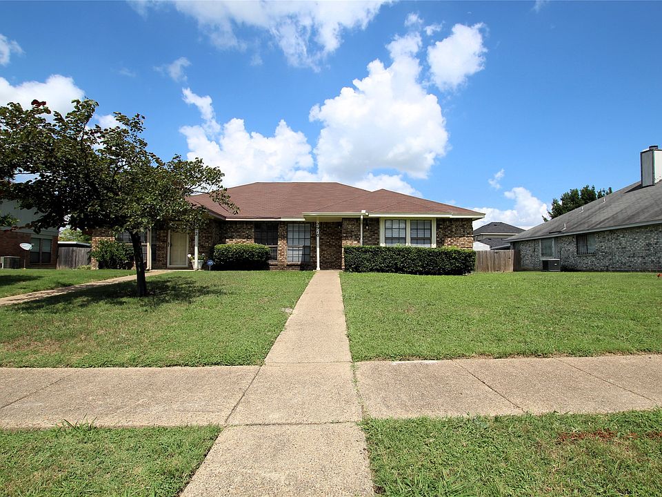 1st image of 2910 Tanglewood Dr
