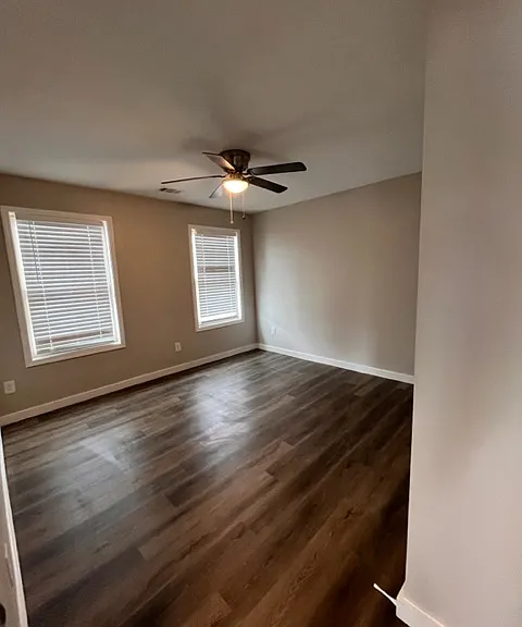 324 Adams St — Photo 18