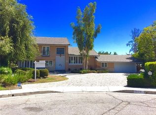 19701 Komar Dr, Tarzana, CA 91356