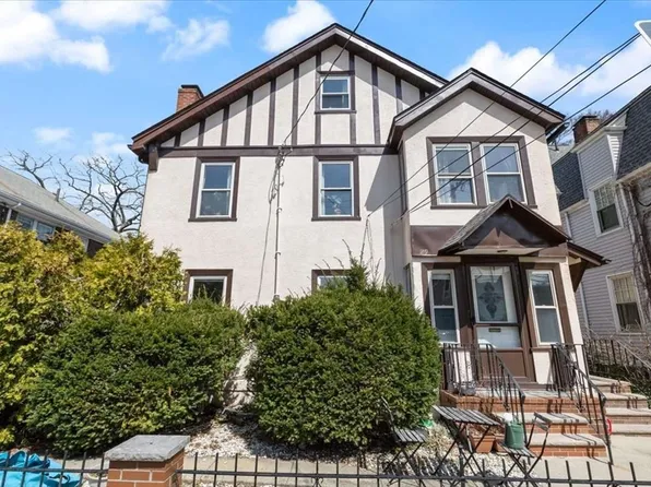 27-29 Auburn St, Brookline, MA 02446