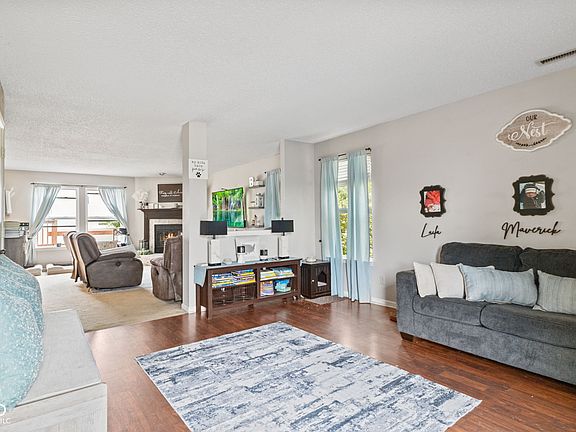 3rd image of 2249 Blossom Dr