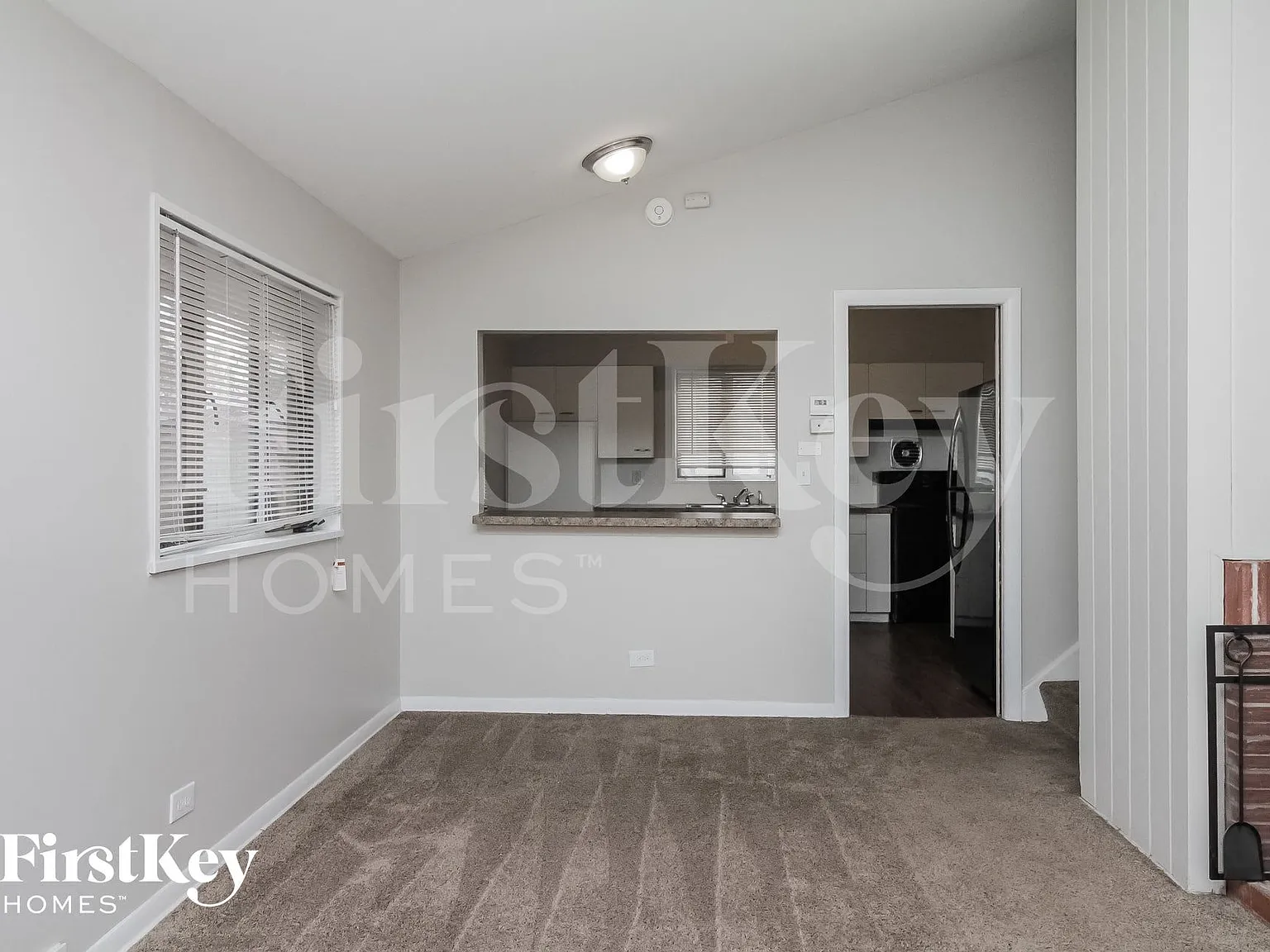 4 bed, 3.5 bath, 1576 sqft, $3,055 — Photo 3