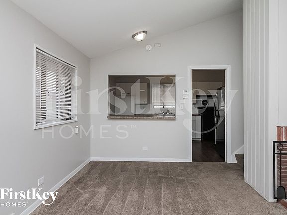 3rd image of 15138 Meadow Ln