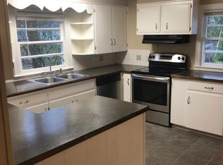 504 Colonial Pl, New Bern, NC 28560