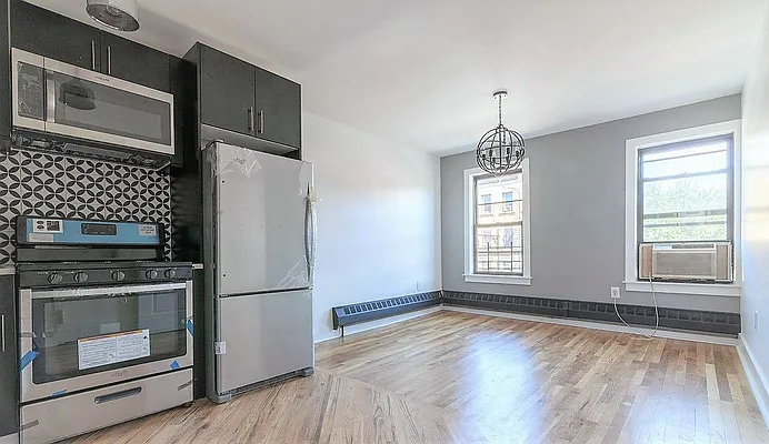 Rented by EXR | media 11