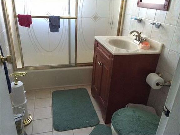 4th image of 10217 Avenue