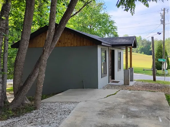 6153 Highlands Hwy, Mountain Rest, SC 29664