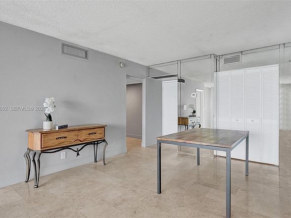 4th image of 100 Bayview Dr APT 603