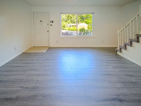 3rd image of 5738 Woodleaf Dr NE