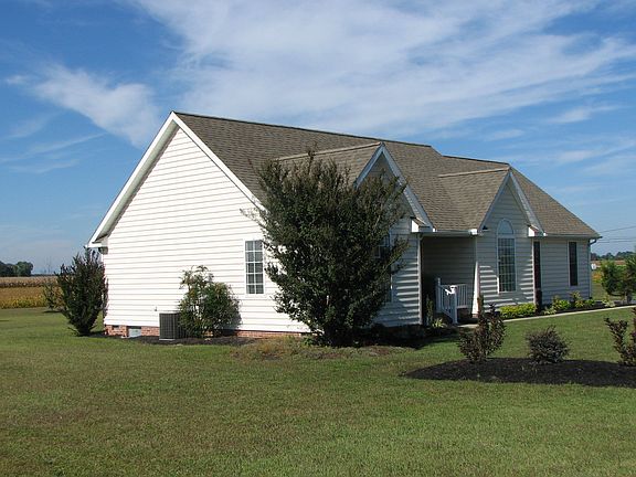 4th image of 120 Willow Dr