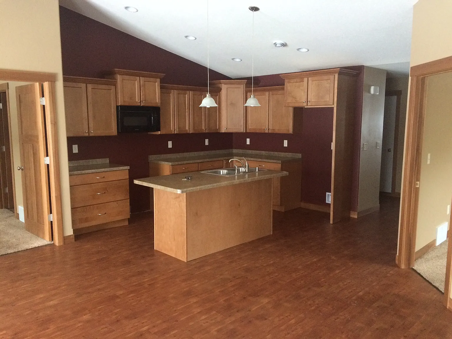 3 bed, 1426 sqft, $1,695 — Photo 2