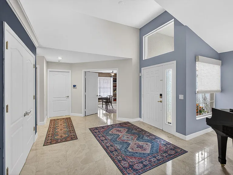 108 Eagleton Ln — Photo 2
