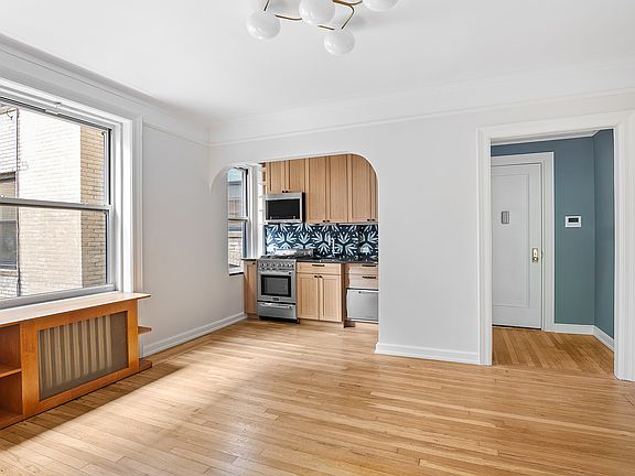 2nd image of 59 Pineapple St APT 3L