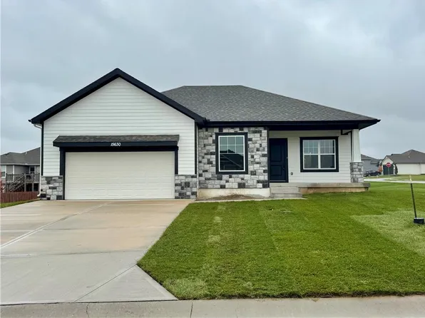 15630 N Sheridan Ct, Basehor, KS 66007