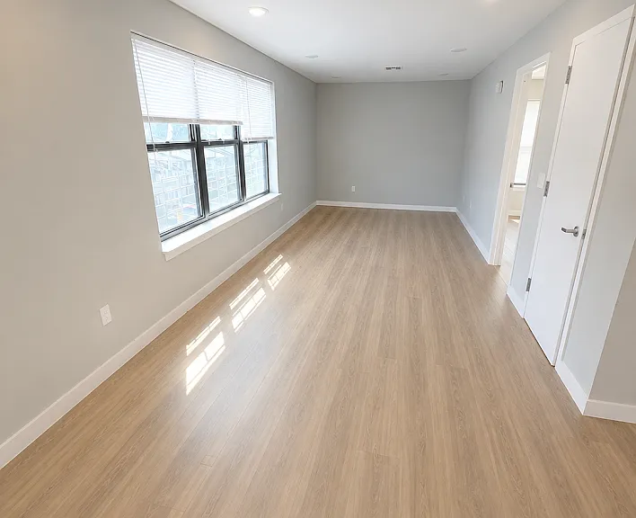 133 Pearl St — Photo 4