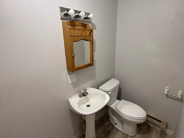 205 Graham St — Photo 8