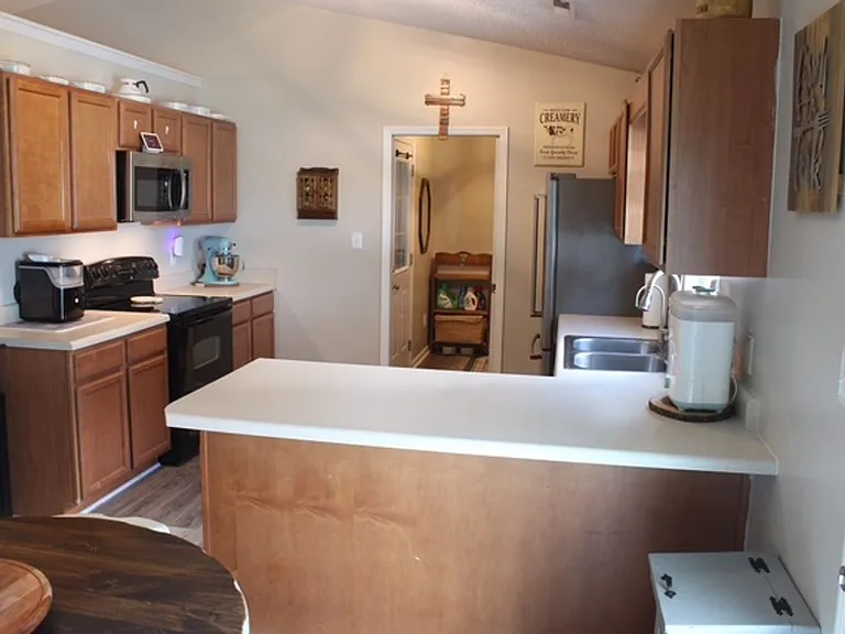 118 Pear Tree Ln — Photo 5