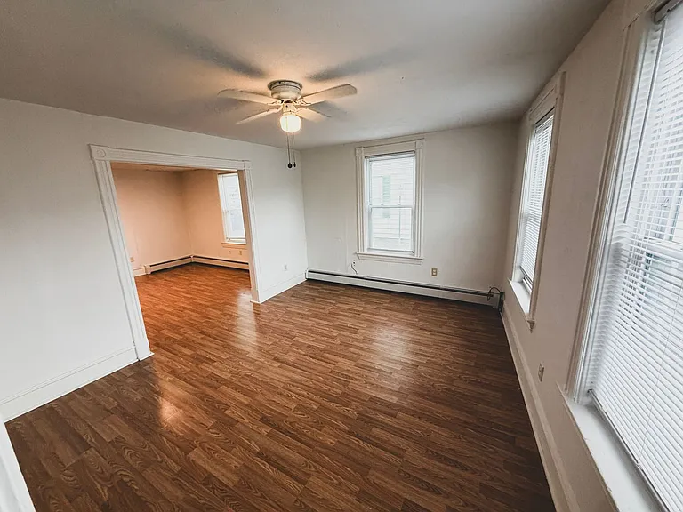 58-60 Intervale Avenue — Photo 11