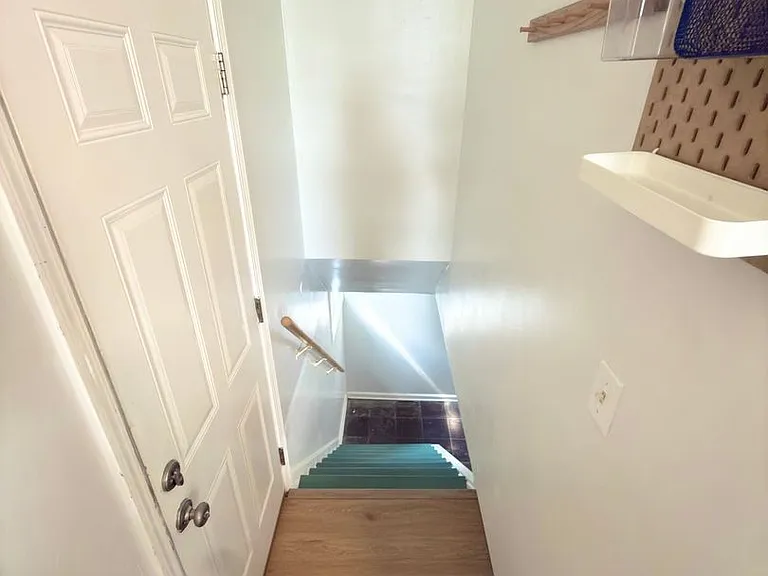 4525 Ellman Ave — Photo 11