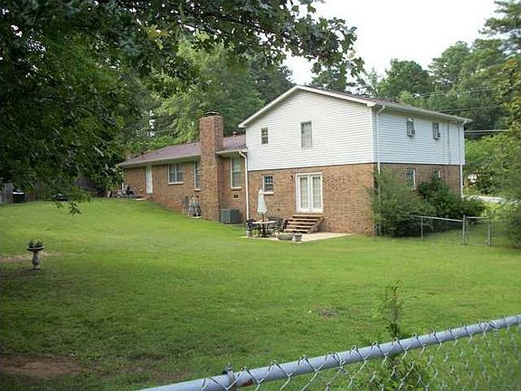 4th image of 3205 Paddlecreek Ln