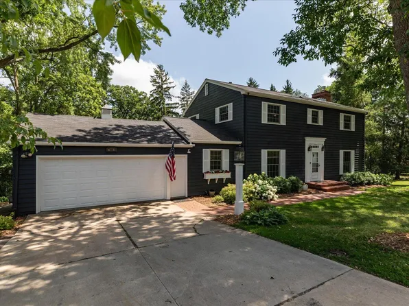 1424 Woodland Dr SW, Rochester, MN 55902