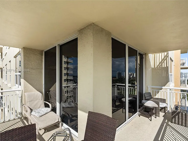 19501 W Country Club Dr #1904 — Photo 38