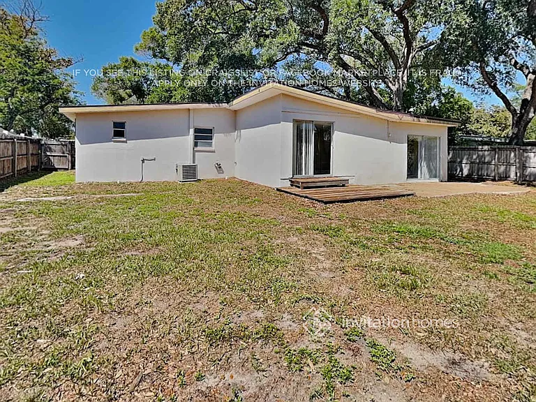 2209 Curtis Dr S — Photo 17
