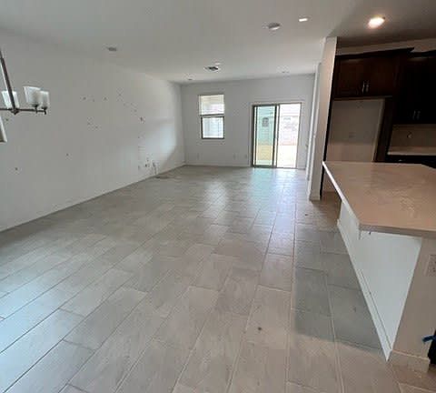 4th image of 16869 W Butler Ave