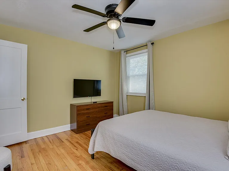 1803 Heath St — Photo 25