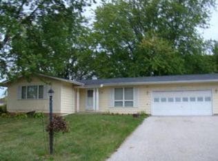 1 Lake Dr, Lake In The Hills, IL 60156