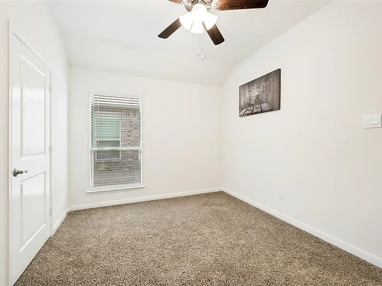 2906 Jasper Trl — Photo 9