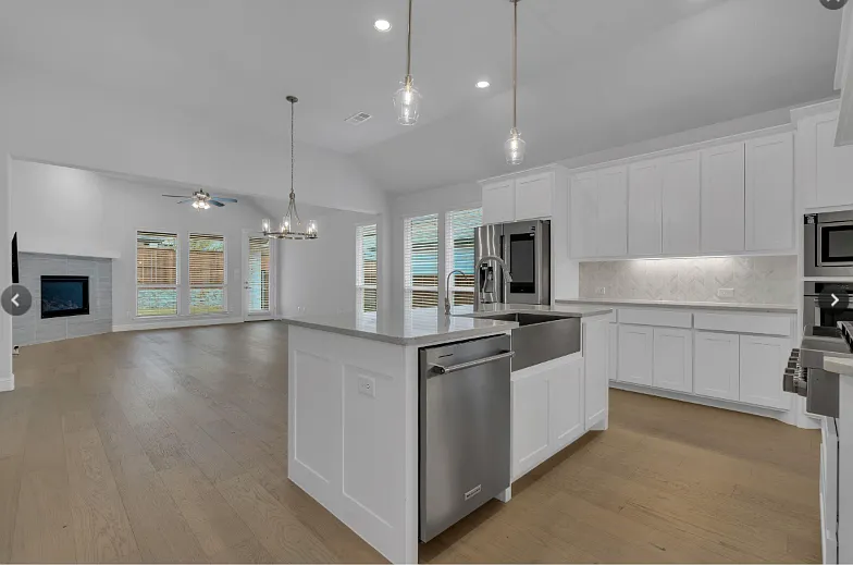 4 bed, 2249 sqft, $3,200 — Photo 4