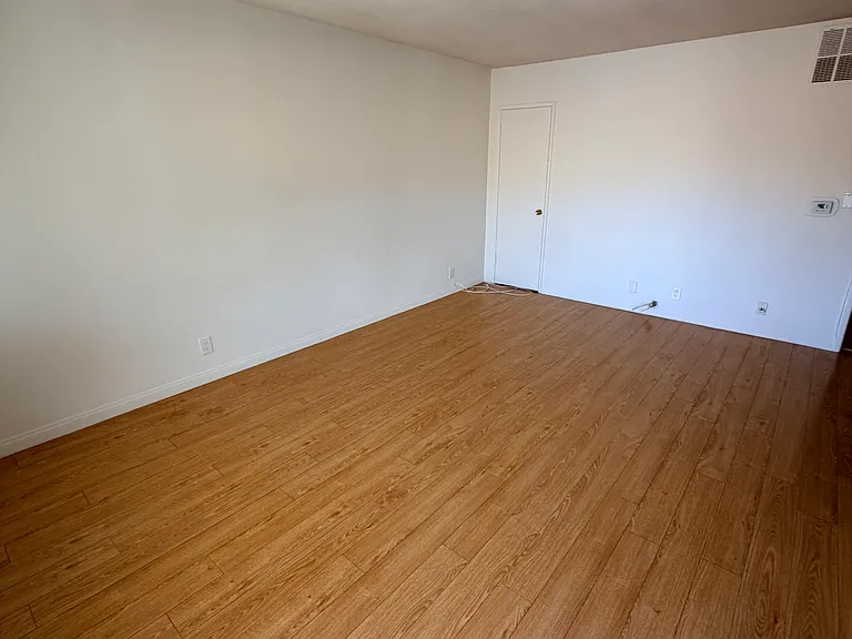 14327 Dickens St — Photo 9
