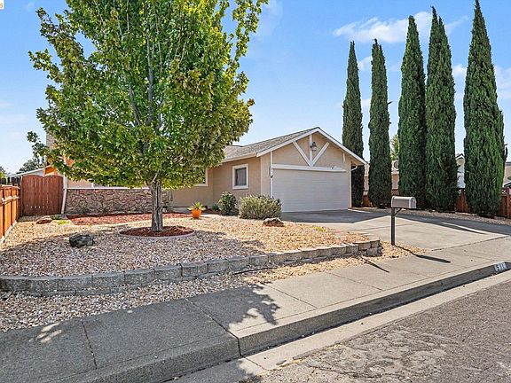 3rd image of 511 El Mar Ct