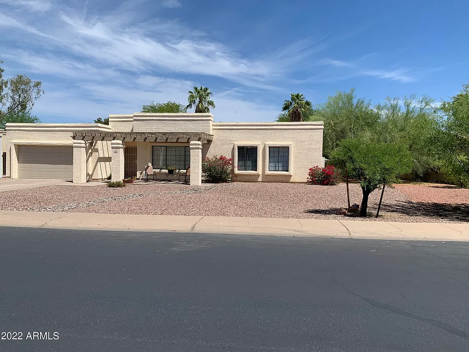 1832 E Hermosa Dr