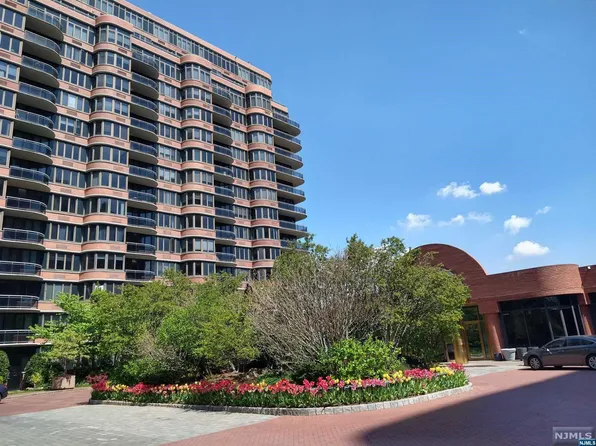 100 Carlyle Dr #7D, Cliffside Park, NJ 07010