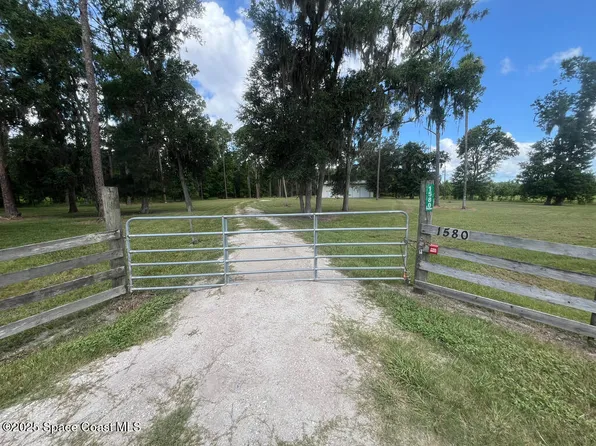 1580 N Division St, Oviedo, FL 32765