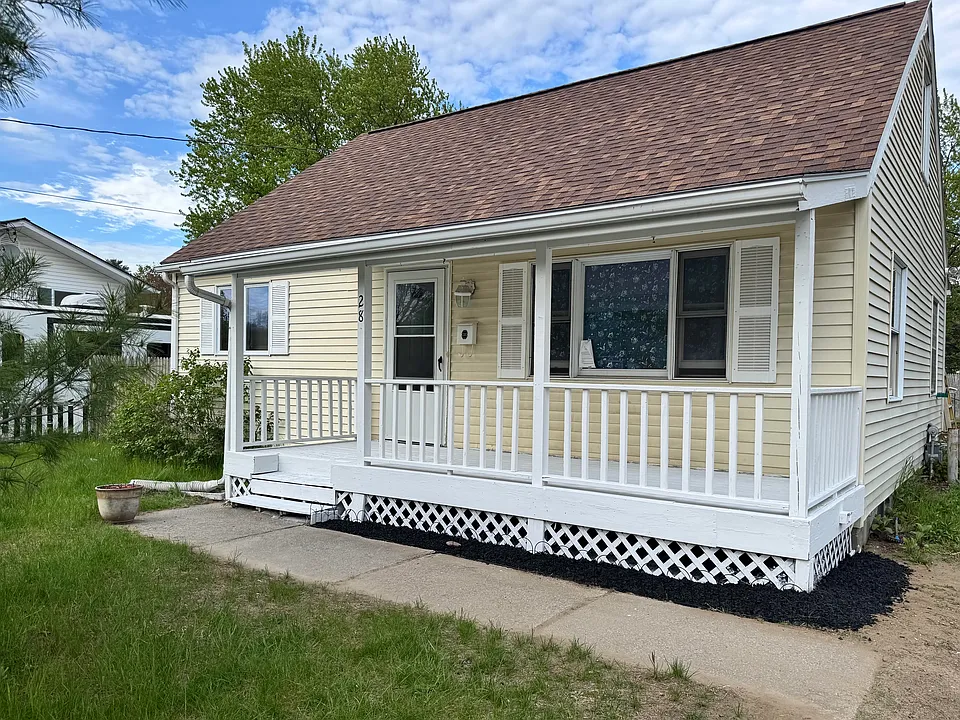 28 Forest St