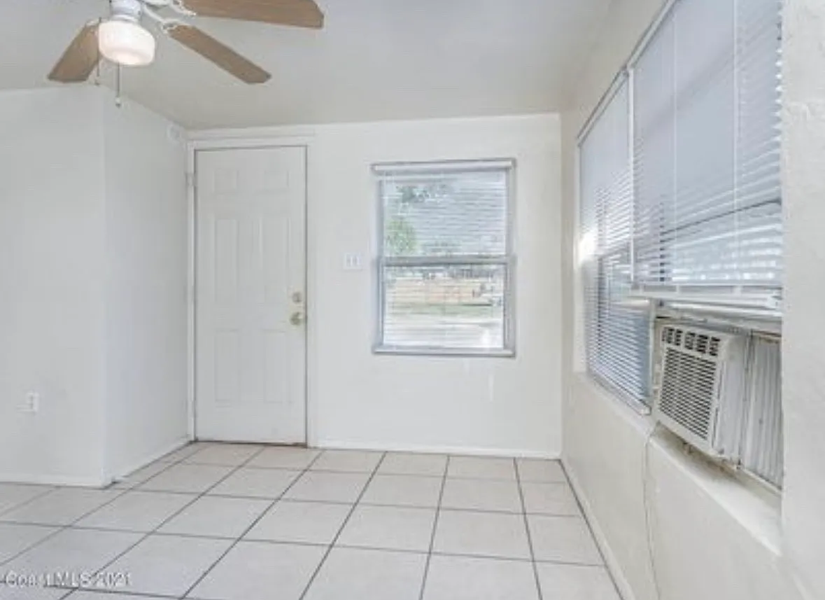 1 bed, 800 sqft, $1,300 — Photo 2