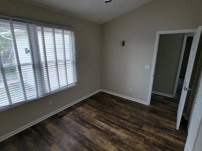 1110 Beta Loop — Photo 13